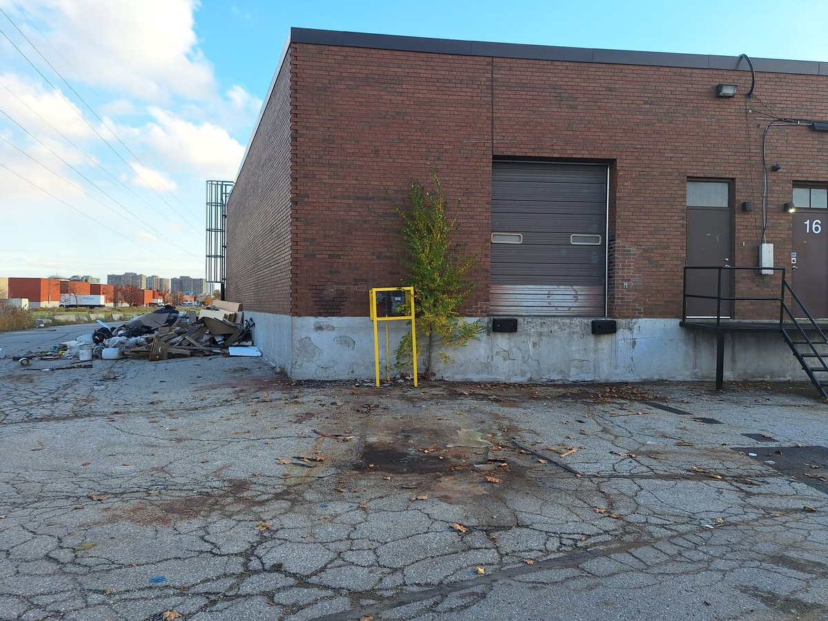 Greenbox Maintenance — Exterior Infrastructure — Pair 1 — After